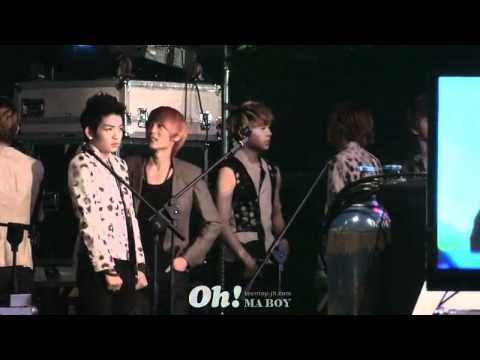 [FANCAM] 111006 Suncheon First College Festival - Teen Top waiting at side stage