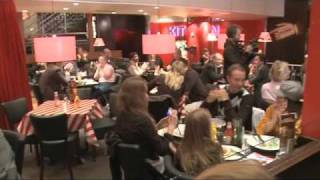 Tomas Ledin chockar matgäster - I natt e ja din