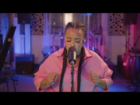 Angel LUCAS - HASHEM ( Jésus nous te couronnons/ Je lève les yeux / Au contrôle )