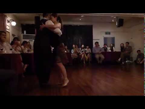 2014 Milongueando Friday Milonga - 03 Diego & Eunice
