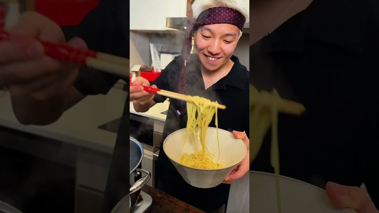 Ken makes a not so spicy japanese ramen at home🍜🌶️