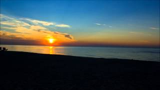preview picture of video 'Sunset time-lapse from the Indiana Dunes National Lakeshore.'