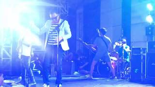 Download lagu Club Eighties - Cinta dan Luka [feat. Vincent Rompies & Deddy Desta] (Live at Kuningan City 27/8/19) mp3