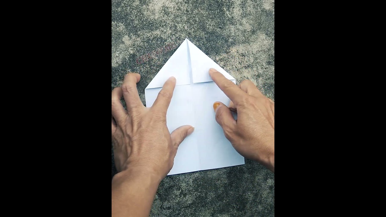 Papierflieger Anleitung ✈️ Der beste Papierflieger!