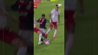 GOLEIRO BRUNO, DO BANGU, OPERA UM MILAGRE E EVITA O EMPATE DO FLAMENGO | #shorts ge.globo