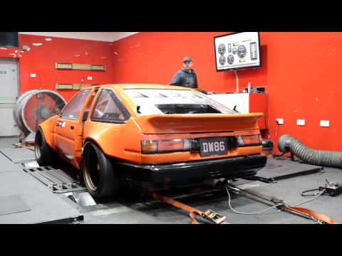 DW86 - The Dyno Struggle - 676hp with wheel spin.