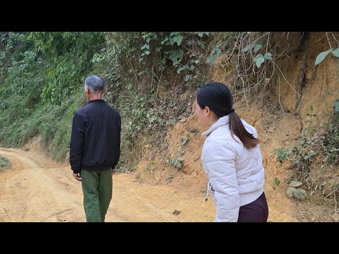 The daughter was on the verge of despair as she couldn't find her father.