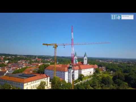 Montage des Baukrans am Freisinger Domberg - Kurzdoku