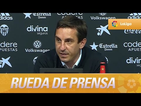 Neville: "Me quedo hasta el jueves entrenando"