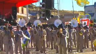 preview picture of video 'Banda Espectacular Illimani de La Paz - en 10 de Mayo Acari - yunguyo 2010 2'