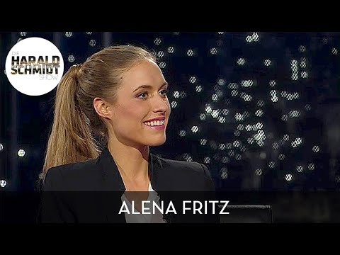 Alena Fritz über ihre BMW S1000RR und ihren ersten Motorrad-Unfall | Die Harald Schmidt Show (SKY)