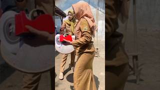 Download lagu Beautiful Civil Servant Teacher Wearing a Skirt mp3