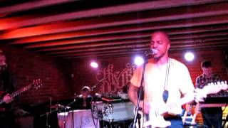 "Eyes Like Pearls" by Van Hunt, live at the Double Door Saloon, Charlotte, NC  9-24-11