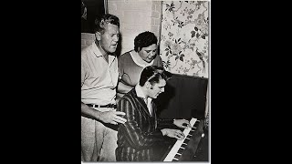 Gladys Presley Elvis Presley's mother singing - There is no place like home !