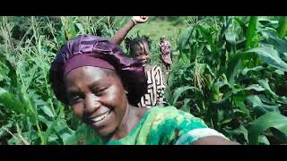 village girl farming... 🌽