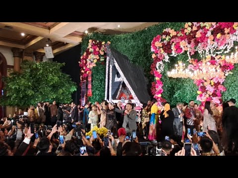 LIVE. DUET JUDIKA DAN DEWI PERSSIK DI RESEPSI NIKAH ANAK HOTMAN PARIS