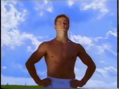 Miehet juovat maitoa | Valio maito arkistomainos