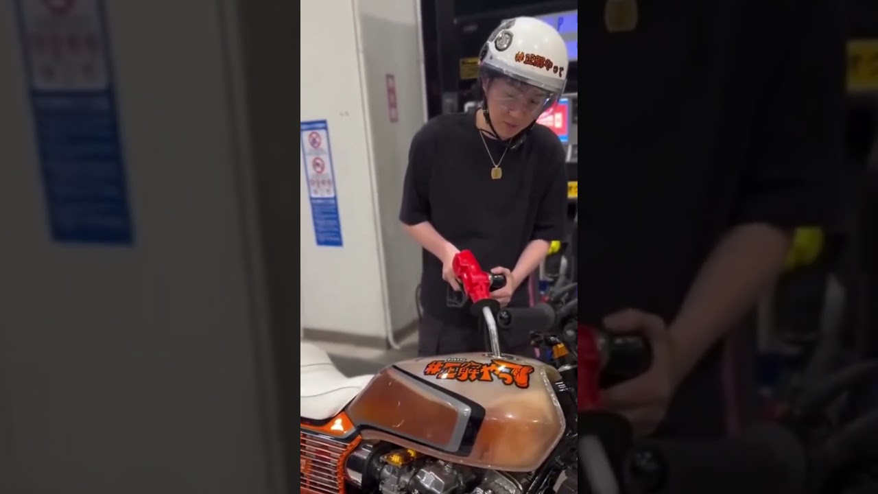 Transparent Fuel Tanks 😳 Why Don’t We Use Them Everywhere?