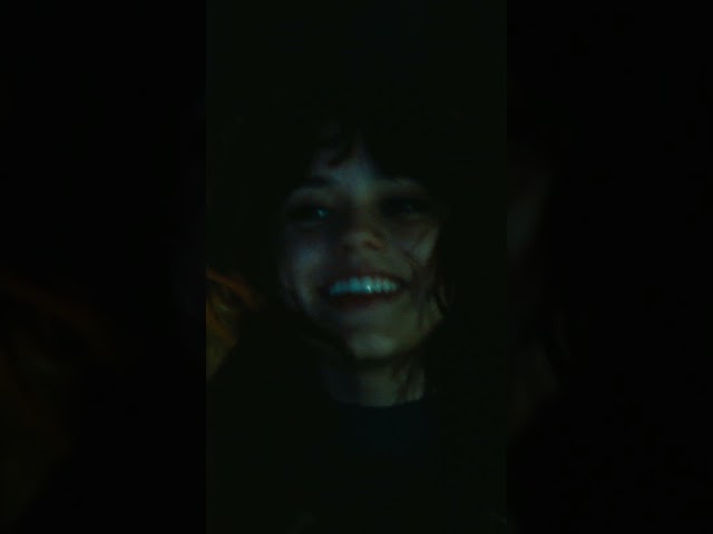 Trailer 2 (vertical)
