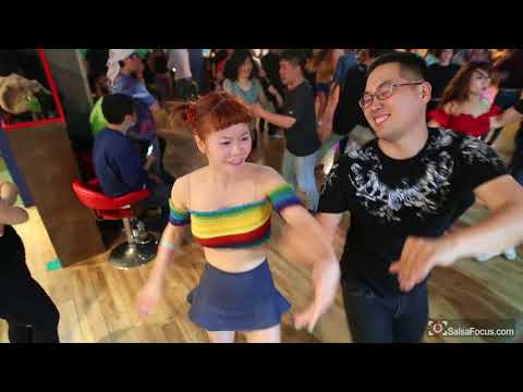 살세로 & 새롬 살사 - Korke & Judith Sensual Bachata Workshop in Mambo