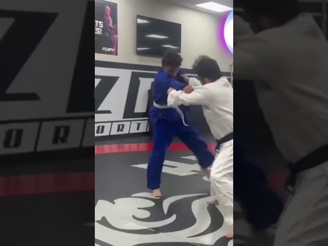 Vídeo relacionado con Judo Luchador Slash Arte Marcial Judoka Arte Marcial Judo PopSockets PopGrip Intercambiable