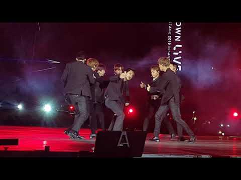 190119 EXO “엑소 (KoKoBop)” - SMTOWN Special Stage in Santiago 2019.