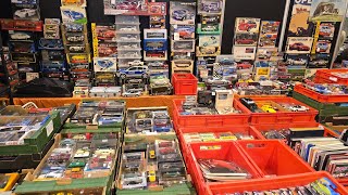 Let's check this stand for Diecast Cars big, small and cheap at the Essen Motor Show. 