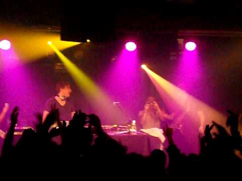 Parov Stelar & Max the Sax - Chambermaid Swing (Live@Studio 24)