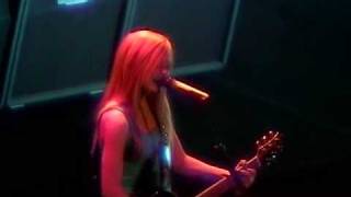 Avril Lavigne - 07 Who Knows Live