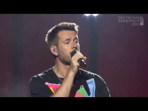 Revolverheld - Hit Medley" u. "Neu erzählen" (deutscher Radiopreis 2021)