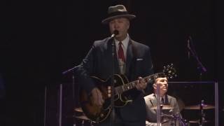 Big Bad Voodoo Daddy - &quot;Santa Claus Is Coming To Town&quot; - 11/30/2016