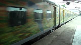 preview picture of video 'WAP-5 Sealdah Duronto Bullet Train of ER:Very High Speed Devastating Action'