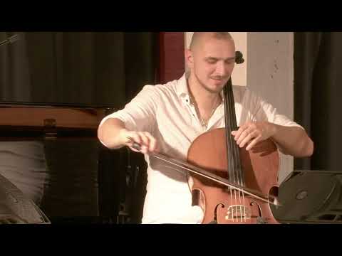 Vittorio Monti: Czardas (composed 1904).   Petr Špaček, cello