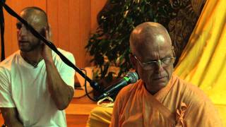 2011.07.30. Kirtan 2 - HH Bhakti Bringa Govinda Swami