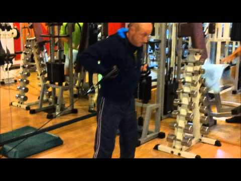Biceps concentrado polea a 2 manos