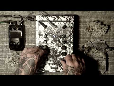 DIRTY DRONE #30 - six oscillator drone with body-contacts and resonant low pass filter with LFO