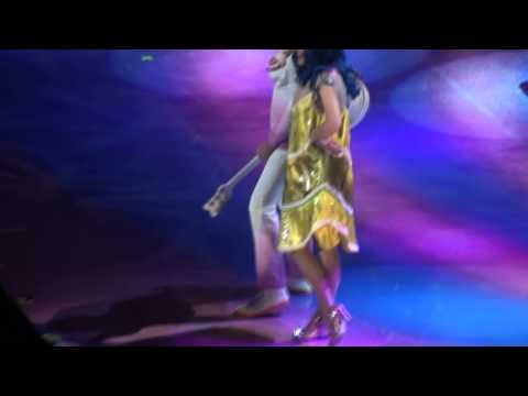 Katy Perry - Hot and cold (live in Milan 23-02-2011) HD