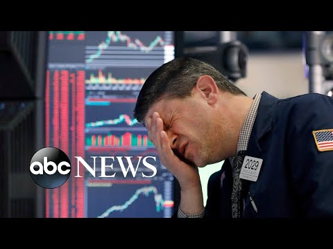 ワインスタインに判決、株価急落、恐竜高騰：写真で見る世界 3月12日 (Weinstein sentenced, stocks plunge, soaring dinosaur: World in Photos, March 12)