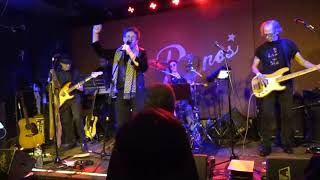 Six-fingered Man and (I Don&#39;t Want to Go to) Chelsea @ Pianos