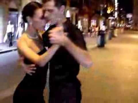 Fantastic Argentinian Tango Street Dance Accompanied By Armik's Lovely Music (Tropical Breeze) آرمیک