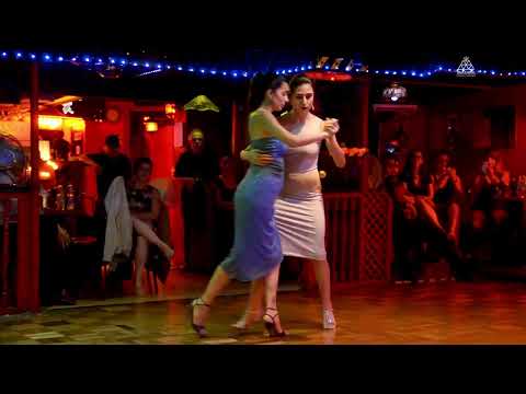 Gloria (Tango) - Melania y Yoana - Milonga de Mono. Chile.