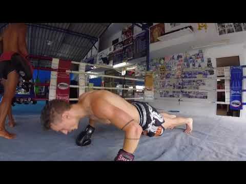 Muay thai practice with Wech Pinyo on Koh samui