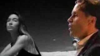 Throw your arms around me - Hunters & Collectors