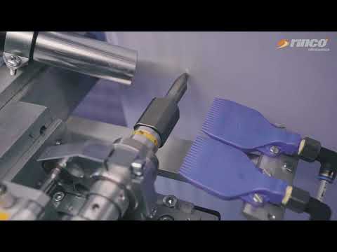 Continuous ultrasonic textile cutting with RINCO SV35-40 / Ultraschallschneiden von Textilien