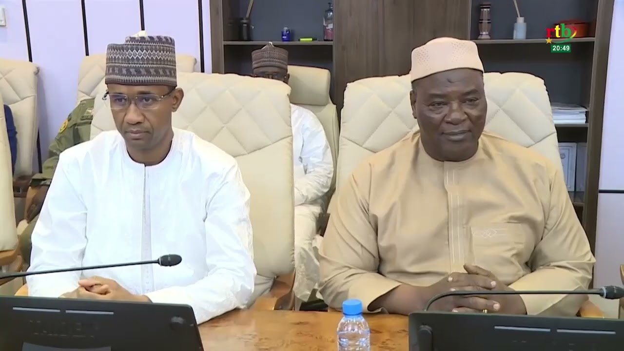 AES Actualités : Le Président Nigérien a accordé une audience au Premier ministre de l’Algérie