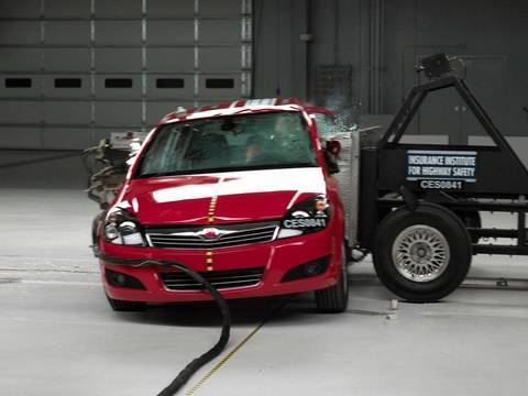 2008 Saturn Astra side IIHS crash test