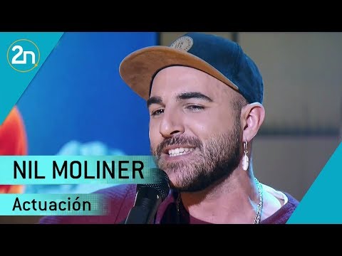 Nil Moliner canta 'Soldadito de Hierro' | La 2 Noticias 13/03/2019