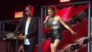Kelsea Ballerini sings new song &quot;Roses&quot; live at PNC Music Pavilion