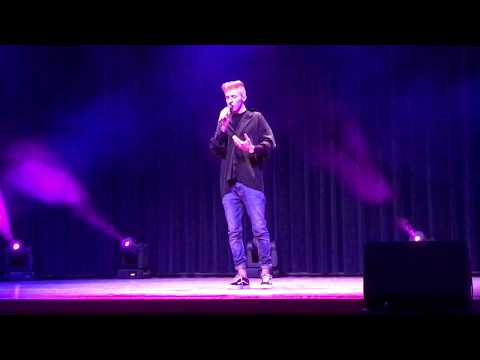 Krystian Kubowicz aus Kraków (Polen) Live @ München mit Purple Rain