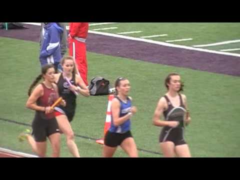 Lexi Rampetsreiter in 4x800 meter relay race on 042916 - Blue Springs, MO